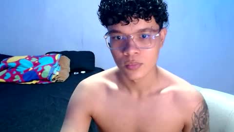 sam_latino22 online show from December 2025 08:40:01 PM