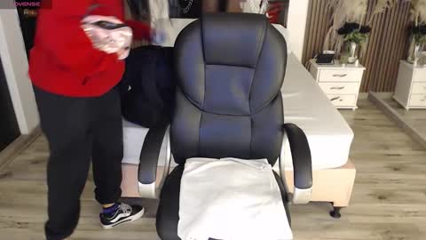 SAM MANSON online show from April 2026 12:19:02 PM