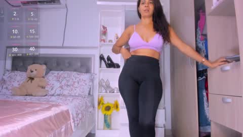 Snapshot of samanta_65 chatting on December 2024 07:10:01 AM carolina online show from December 2024 07:10:01 AM
