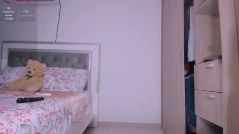 Snapshot of samanta_65 chatting on January 2025 06:35:02 AM carolina online show from January 2025 06:35:02 AM