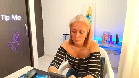 Samanta Stone online show from September 2025 10:01:02 PM