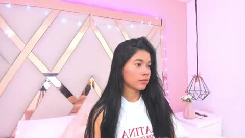 Snapshot of samantaa_shy chatting on June 2026 04:07:02 AM sam online show from June 2026 04:07:02 AM