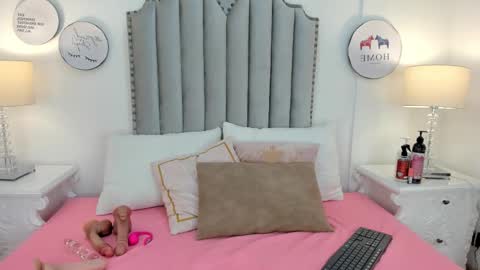 Samanta online show from December 2025 07:43:02 PM