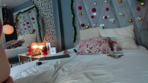 Samanta... online show from December 2024 10:52:02 PM