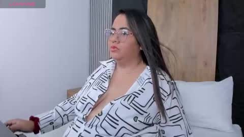 Snapshot of samantha29x_ chatting on October 2025 12:47:02 PM S A M M Y online show from October 2025 12:47:02 PM