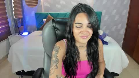 natalia online show from October 2025 01:33:02 PM