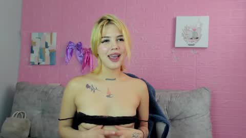 samantha_browwnn online show from December 2024 04:25:01 PM