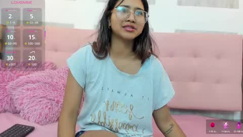 Snapshot of samantha_fox8 chatting on October 2025 12:03:02 PM online show from October 2025 12:03:02 PM