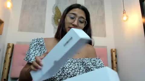 Snapshot of samantha_fox8 chatting on November 2025 12:28:02 PM online show from November 2025 12:28:02 PM