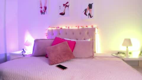 Snapshot of samantha_spike chatting on May 2026 08:04:02 PM Samantha online show from May 2026 08:04:02 PM