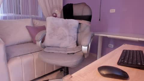 Snapshot of samantha_thompsoon chatting on June 2026 09:48:01 PM samantha_thompsoon online show from June 2026 09:48:01 PM