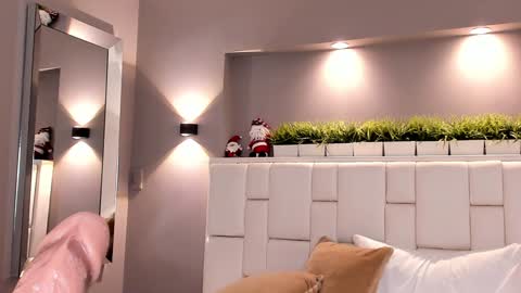  Samanthaa online show from December 2024 01:28:01 PM