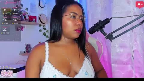 Snapshot of samanthabloom570089 chatting on March 2025 01:42:02 AM Samantha Bloom online show from March 2025 01:42:02 AM