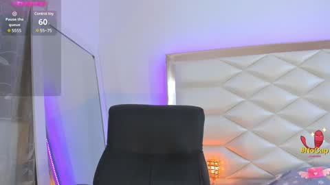 Snapshot of samanthaevans4 chatting on December 2024 11:07:01 PM Sweet Samantha online show from December 2024 11:07:01 PM