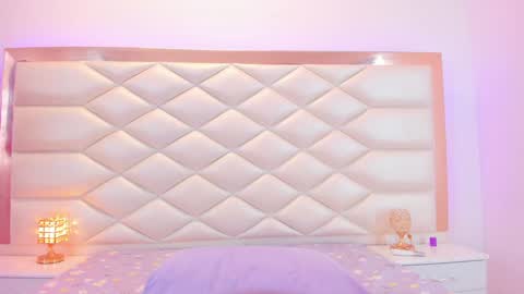 Snapshot of samanthaevans4 chatting on December 2024 01:29:01 PM Sweet Samantha online show from December 2024 01:29:01 PM