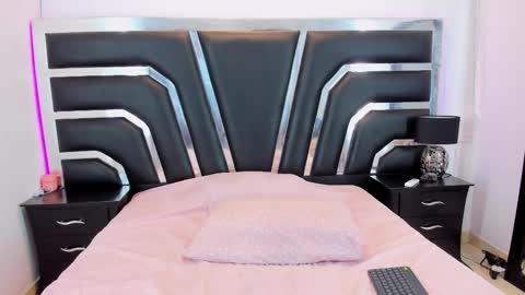 Snapshot of samanthaevans4 chatting on February 2025 12:33:01 PM Sweet Samantha online show from February 2025 12:33:01 PM