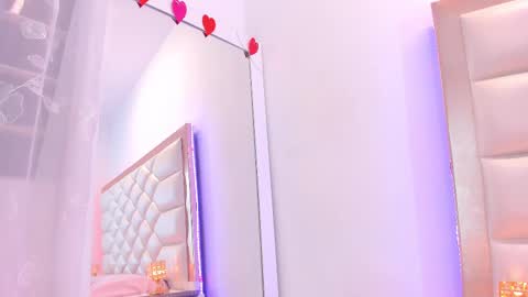 Snapshot of samanthaevans4 chatting on February 2025 11:43:02 PM Sweet Samantha online show from February 2025 11:43:02 PM