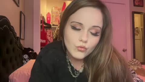 Snapshot of samanthafever chatting on February 2025 03:52:01 AM samanthafever online show from February 2025 03:52:01 AM