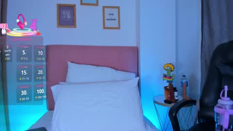 V A  N E S S A  online show from November 2025 03:39:01 AM