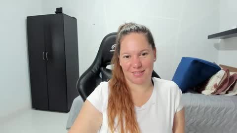 Snapshot of samanthaleon chatting on October 2025 12:42:02 AM Samantha samy online show from October 2025 12:42:02 AM