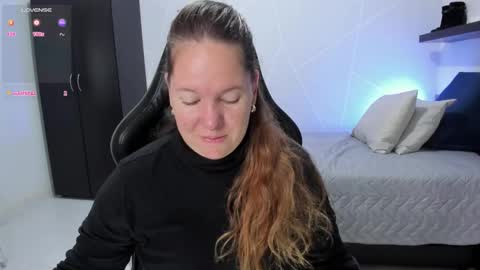 Snapshot of samanthaleon chatting on October 2025 04:38:01 AM Samantha samy online show from October 2025 04:38:01 AM