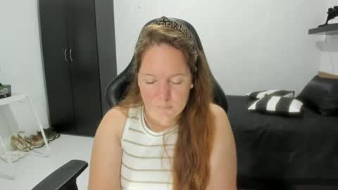 Snapshot of samanthaleon chatting on November 2025 10:15:02 PM Samantha samy online show from November 2025 10:15:02 PM