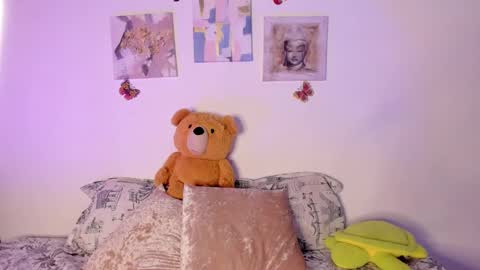 Samara is my name a pleasure delighted that you are here leave your thumb up it is important to me online show from January 2025 10:08:02 PM