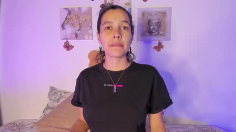 Samara is my name a pleasure delighted that you are here leave your thumb up it is important to me online show from February 2025 10:20:01 PM