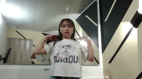 Snapshot of samara_purple chatting on January 2025 02:29:02 PM Dafne online show from January 2025 02:29:02 PM