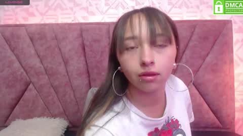 Snapshot of samara_purple chatting on January 2025 12:01:02 PM Dafne online show from January 2025 12:01:02 PM