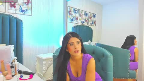 Snapshot of samara_warren chatting on December 2024 11:29:01 AM Samara Warren online show from December 2024 11:29:01 AM