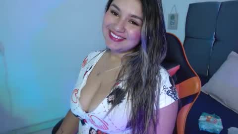 Snapshot of samara_wish chatting on September 2025 01:15:01 PM samara_wish online show from September 2025 01:15:01 PM