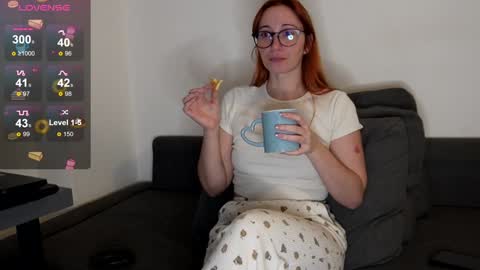 Snapshot of samarafromthewell chatting on January 2025 09:25:02 PM Samara From The Well online show from January 2025 09:25:02 PM