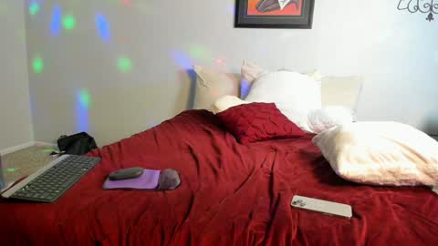 Snapshot of samatha1998 chatting on December 2024 02:28:02 AM Yaya online show from December 2024 02:28:02 AM