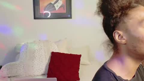 Snapshot of samatha1998 chatting on February 2025 10:38:02 AM Yaya online show from February 2025 10:38:02 AM