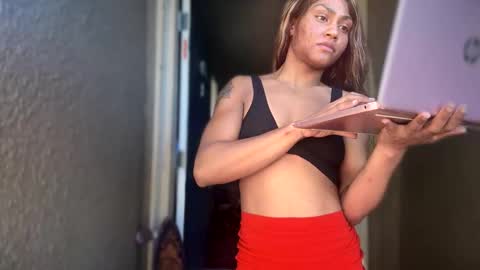 Snapshot of samatha1998 chatting on March 2025 10:42:01 PM Yaya online show from March 2025 10:42:01 PM