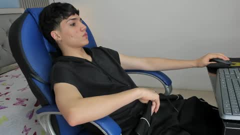 Sam online show from April 2026 09:38:01 PM