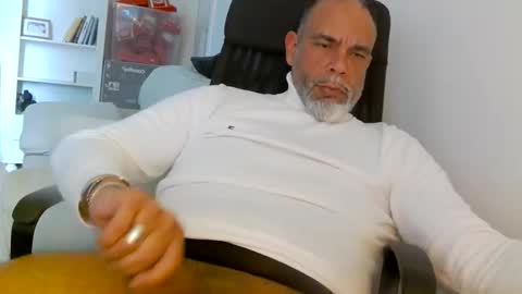 Sam online show from April 2026 11:06:01 AM