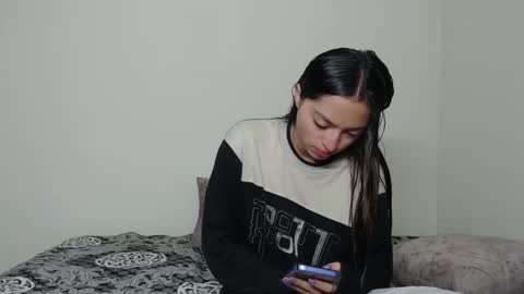 Snapshot of sami_and_gael chatting on February 2026 01:15:02 AM Tami Gael online show from February 2026 01:15:02 AM