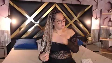 Snapshot of samira_lennox chatting on June 2026 07:26:02 PM SAMIRA online show from June 2026 07:26:02 PM