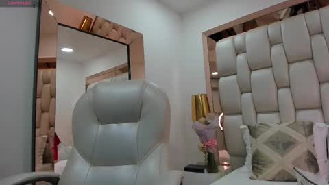 Sammy online show from November 2025 06:08:01 PM