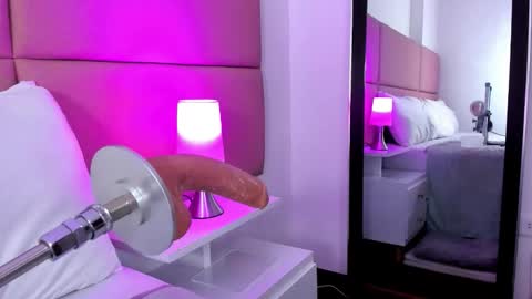 Sammy Morales online show from November 2025 01:44:02 PM