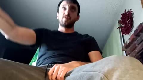 Snapshot of samthebully chatting on October 2025 05:49:01 AM SamTheBully online show from October 2025 05:49:01 AM