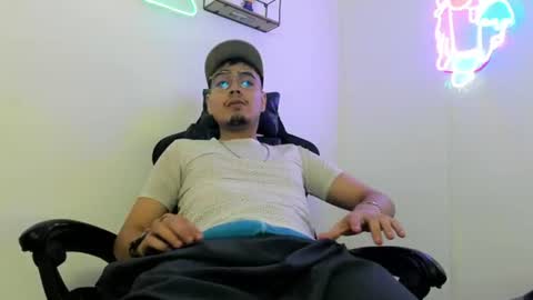 samu_leniz online show from August 2026 03:58:01 PM