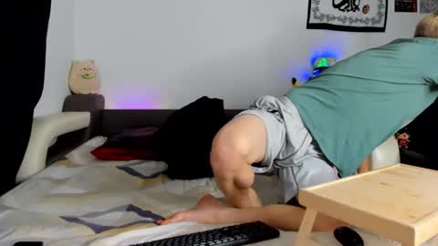 Sam online show from September 2025 08:05:02 AM