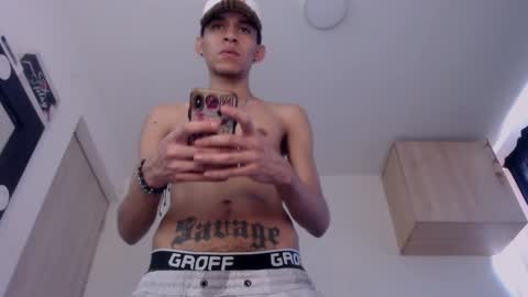 Snapshot of samuel_suarez chatting on December 2024 07:00:01 PM online show from December 2024 07:00:01 PM