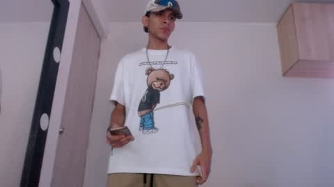 Snapshot of samuel_suarez chatting on December 2024 09:00:01 PM online show from December 2024 09:00:01 PM