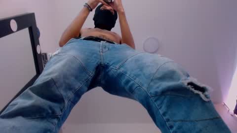 Snapshot of samuel_suarez chatting on December 2024 07:32:02 PM online show from December 2024 07:32:02 PM