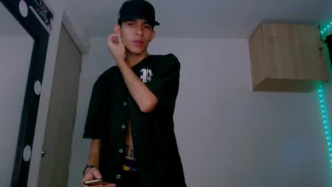 Snapshot of samuel_suarez chatting on December 2024 05:25:02 AM online show from December 2024 05:25:02 AM