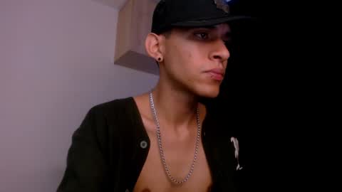 Snapshot of samuel_suarez chatting on December 2024 02:51:01 AM online show from December 2024 02:51:01 AM